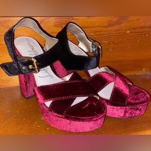 Libby Edelman Velvet Platform Sandals